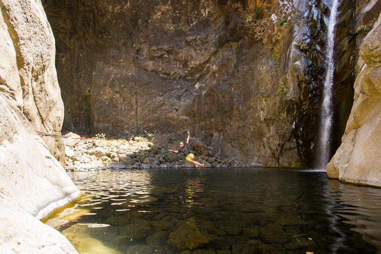 Chute mémorable n°1
(remarquez la belle ondulation de la ligne)