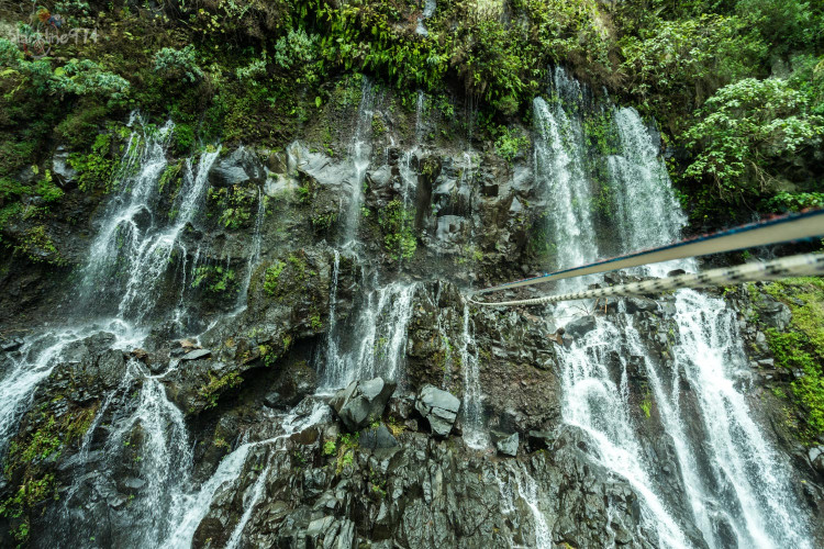 Attentions aux chutes de pierres.