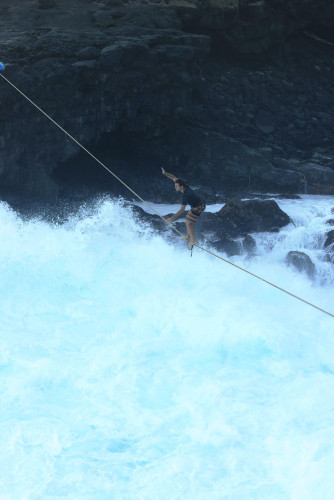Pas simple de tenir "l'exposeur" avec la vue sur une mer agitée.