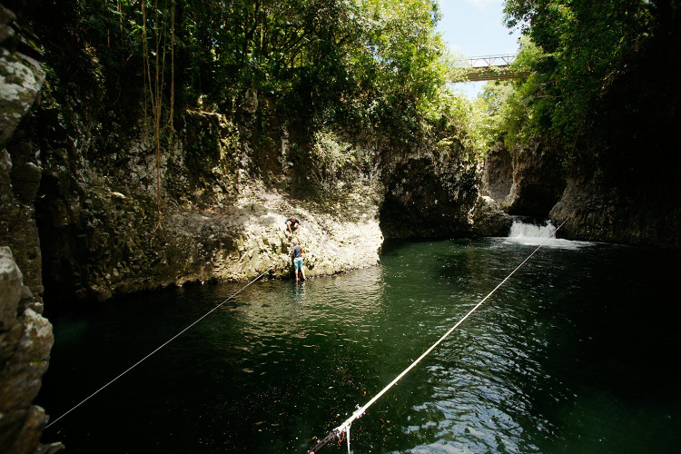 Pour le moment, deux lignes. On planche sur une midline, d'autres waterlines, mais ce n'est pas certain. On ne voudrait pas dénaturer le site tout de même..